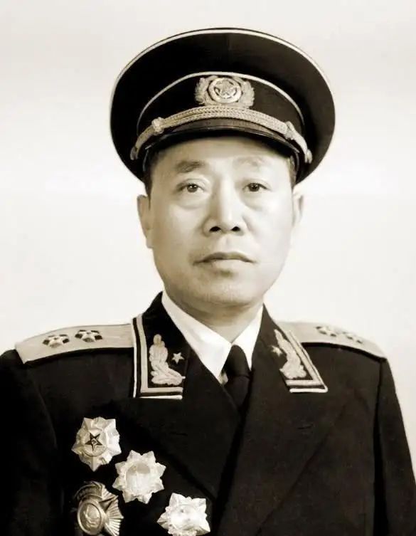 上將上面還有等級嗎，探究軍銜體系中的高級職位與等級劃分，軍銜體系揭秘，上將之上是否還有更高級別？高級職位與等級劃分全解析