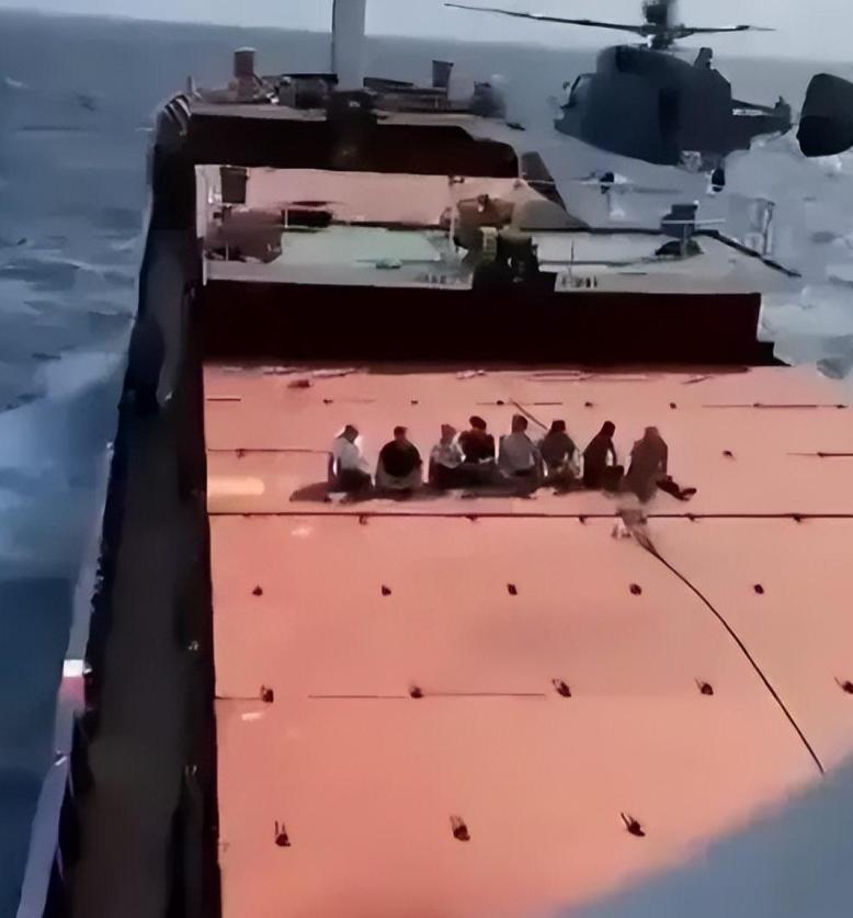 俄羅斯向美軍艦開火，事件背景與SEO解讀，俄羅斯對(duì)美軍艦開火事件背景解析與SEO視角解讀
