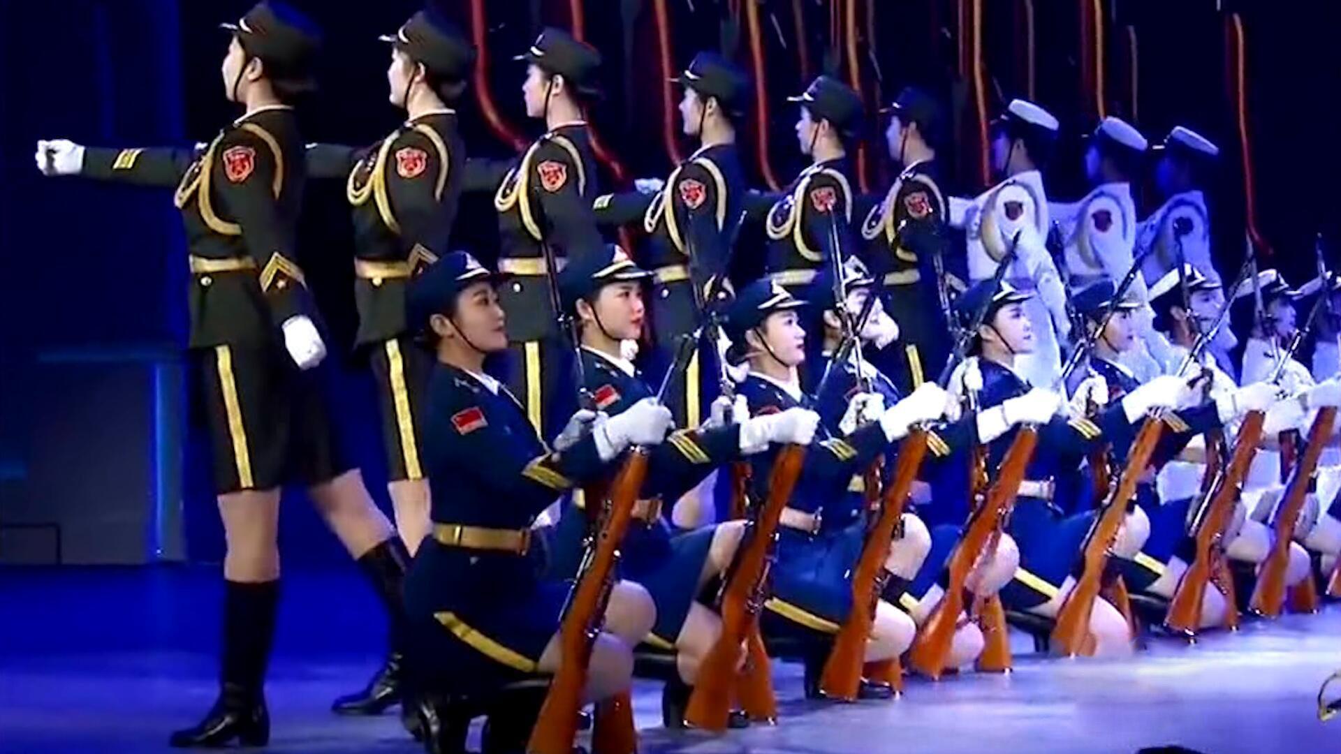 三軍女兵隊跳舞，展現(xiàn)力量與柔美的完美結合，三軍女兵隊舞蹈，力量與柔美的完美交融