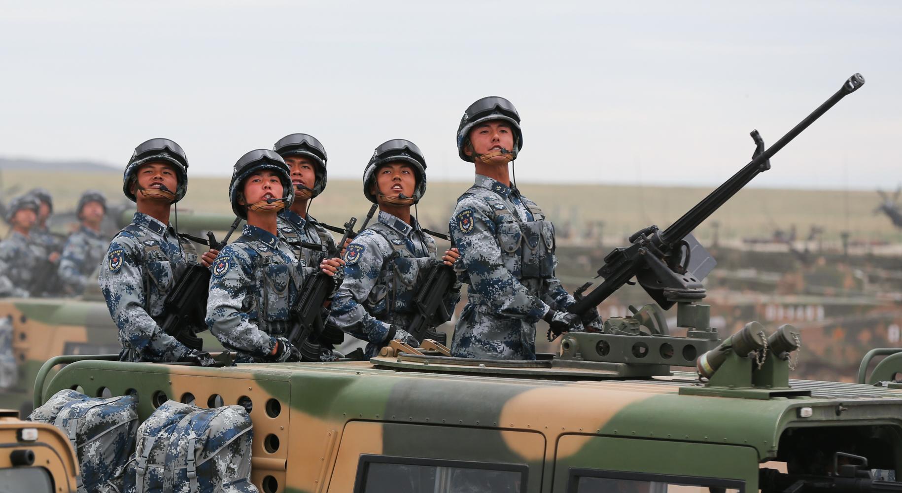 建軍90年閱兵完整版，回顧歷史，展望未來(lái)，建軍90年閱兵回顧，歷史印記與未來(lái)展望
