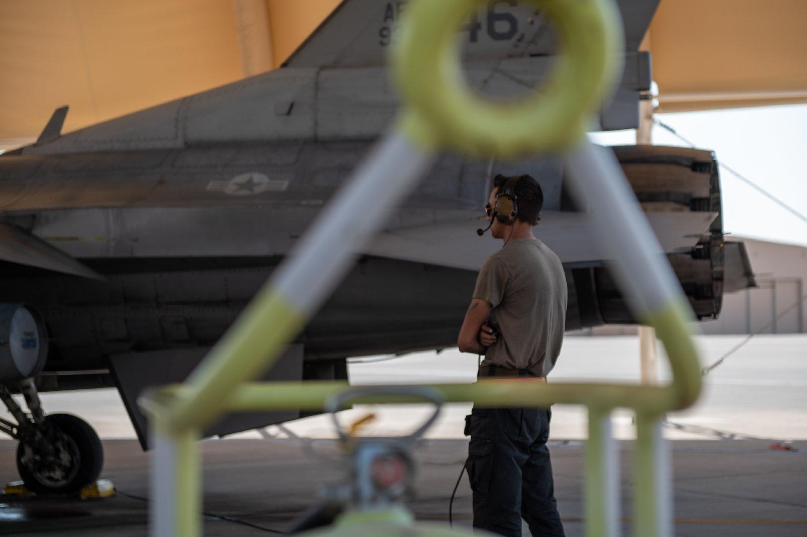 中國空軍戰(zhàn)機(jī)數(shù)量概覽，2022年的最新數(shù)據(jù)解讀，中國空軍戰(zhàn)機(jī)數(shù)量概覽，最新數(shù)據(jù)解讀及分析（2022版）