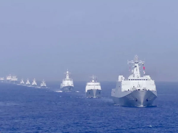 人民海軍成立70周年閱兵，輝煌成就與堅(jiān)定前行，人民海軍成立70周年閱兵，輝煌成就鑄就，堅(jiān)定前行展雄姿