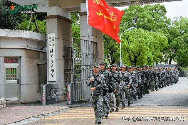 軍事院校分?jǐn)?shù)線詳解，如何把握入學(xué)門檻？，軍事院校分?jǐn)?shù)線詳解，如何把握入學(xué)門檻與提高錄取機(jī)會？
