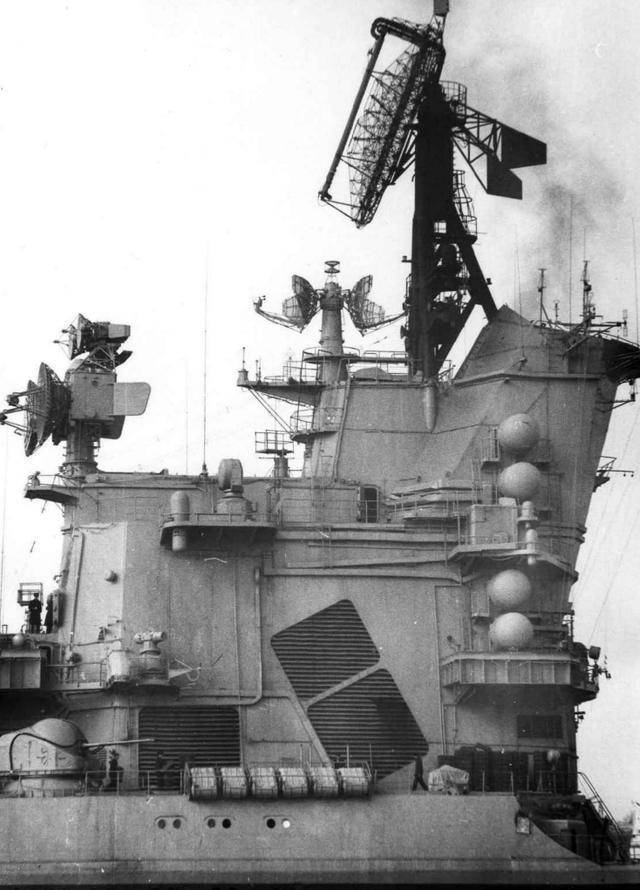 蘇聯(lián)65型巡洋艦，歷史與特點(diǎn)解析，蘇聯(lián)65型巡洋艦，歷史背景與特點(diǎn)深度解析