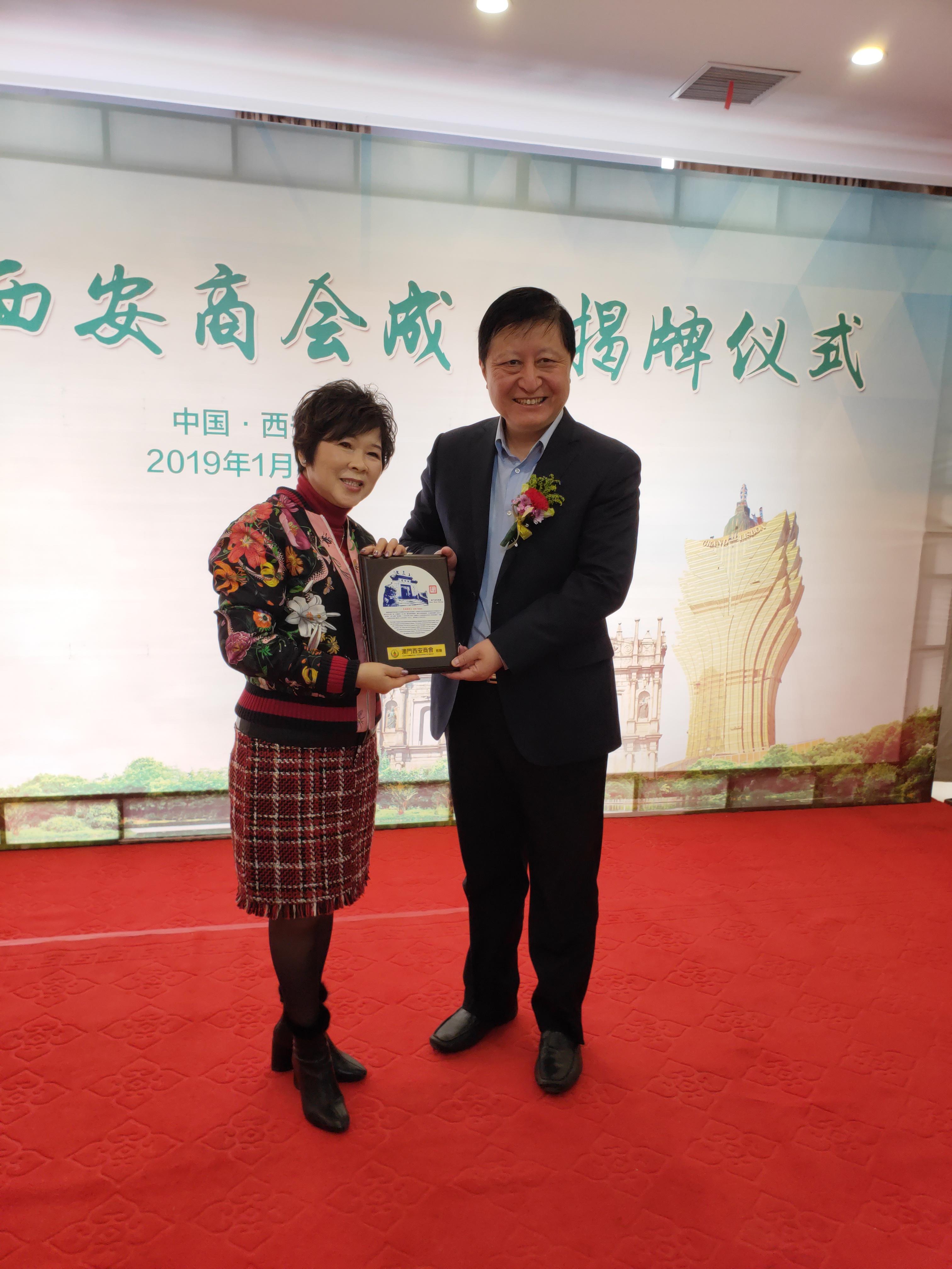 澳門一肖100準(zhǔn)免費(fèi)——揭秘彩票背后的秘密，澳門彩票揭秘，一肖預(yù)測(cè)背后的真相