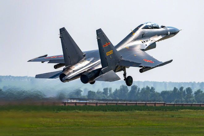 殲-11系列戰(zhàn)斗機(jī)，型號(hào)多樣，展現(xiàn)中國航空工業(yè)的輝煌成就，殲-11系列戰(zhàn)斗機(jī)，中國航空工業(yè)的璀璨明珠