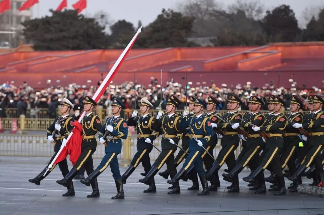 三軍儀仗隊(duì)圖片，展現(xiàn)榮耀與力量的壯麗畫卷，三軍儀仗隊(duì)壯麗圖片展示，榮耀與力量的完美融合