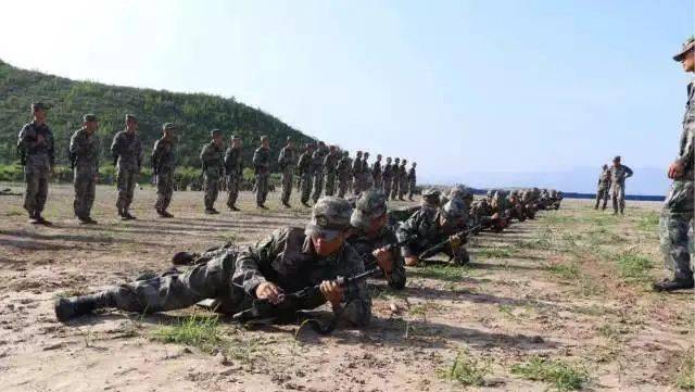 國(guó)防生的未來(lái)職業(yè)路徑，他們最后都干嘛了？，國(guó)防生的職業(yè)路徑探索，他們的未來(lái)去向何方？